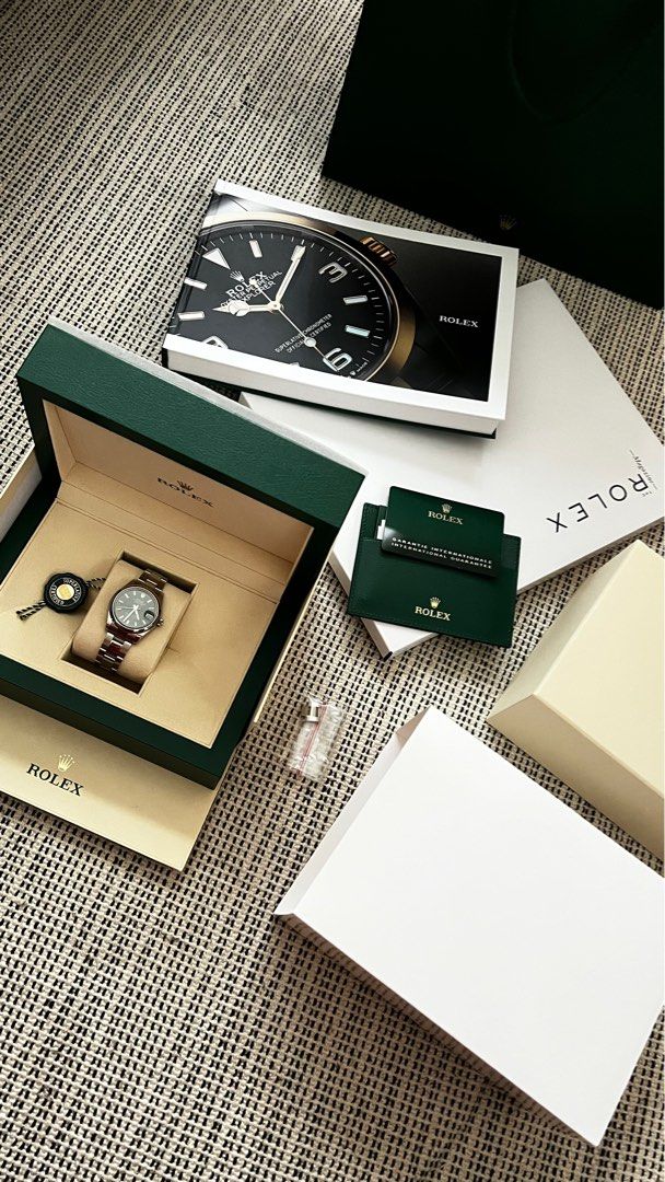 Rolex Datejust 31mm Mint Green (Category: Luxury Watches) located in Paranaque City. Submitted by aqrmphlppns (Listing ID 1372280840, Image 3). Description: Pre owned For Sale Rolex Date just 31mm Mint Green Dial Oyster Bracelet Complete Set Local AD with Purchase Receipt Php 498K only!! + 63 905.251.5114.