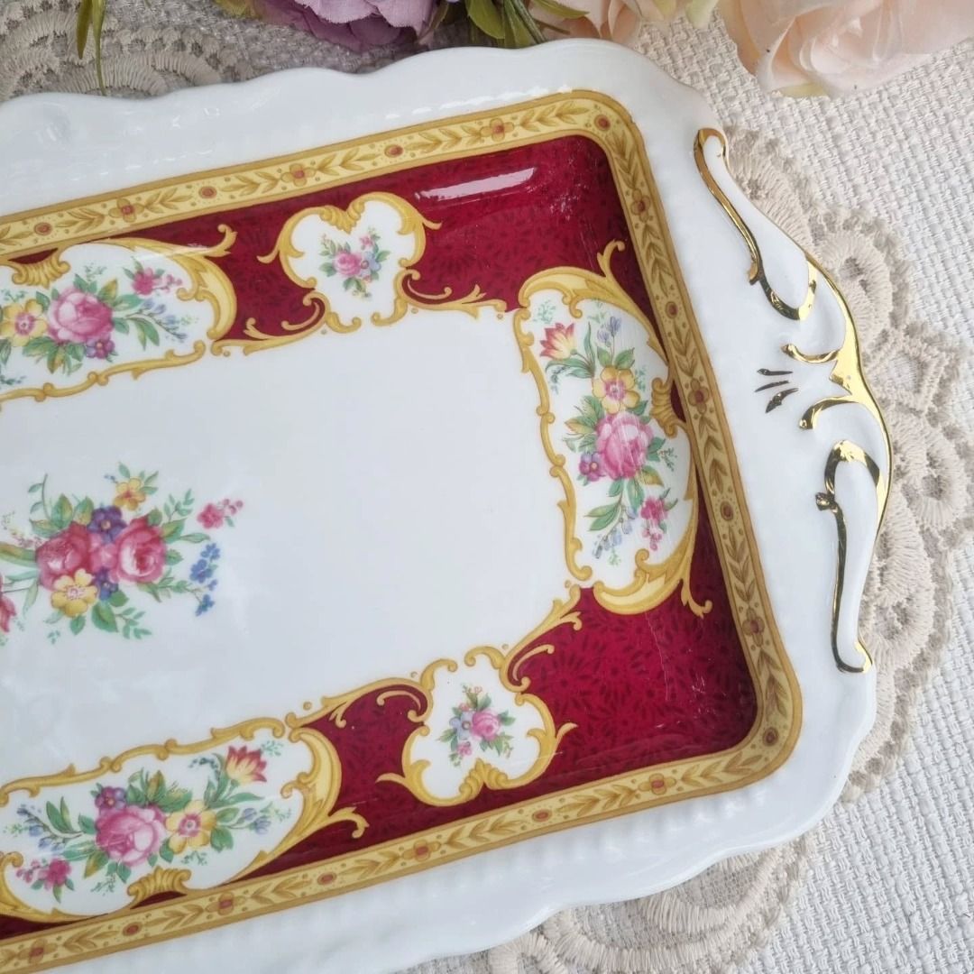 Royal Albert Hamilton Sandwich Tray (Category: Food Organization & Storage) located in Bacolod City. Submitted by poshdepot_ (Listing ID 1372326584, Image 3). Description: Royal Albert Hamilton Sandwich Tray Good condition 11.5" x 6.75" Disclaimer: Items are slightly used and vintage unless stated otherwise. Please manage your expections. Color may slightly vary due to photography lighting sources or monitor settings. #RoyalAlbertCollectors #Home