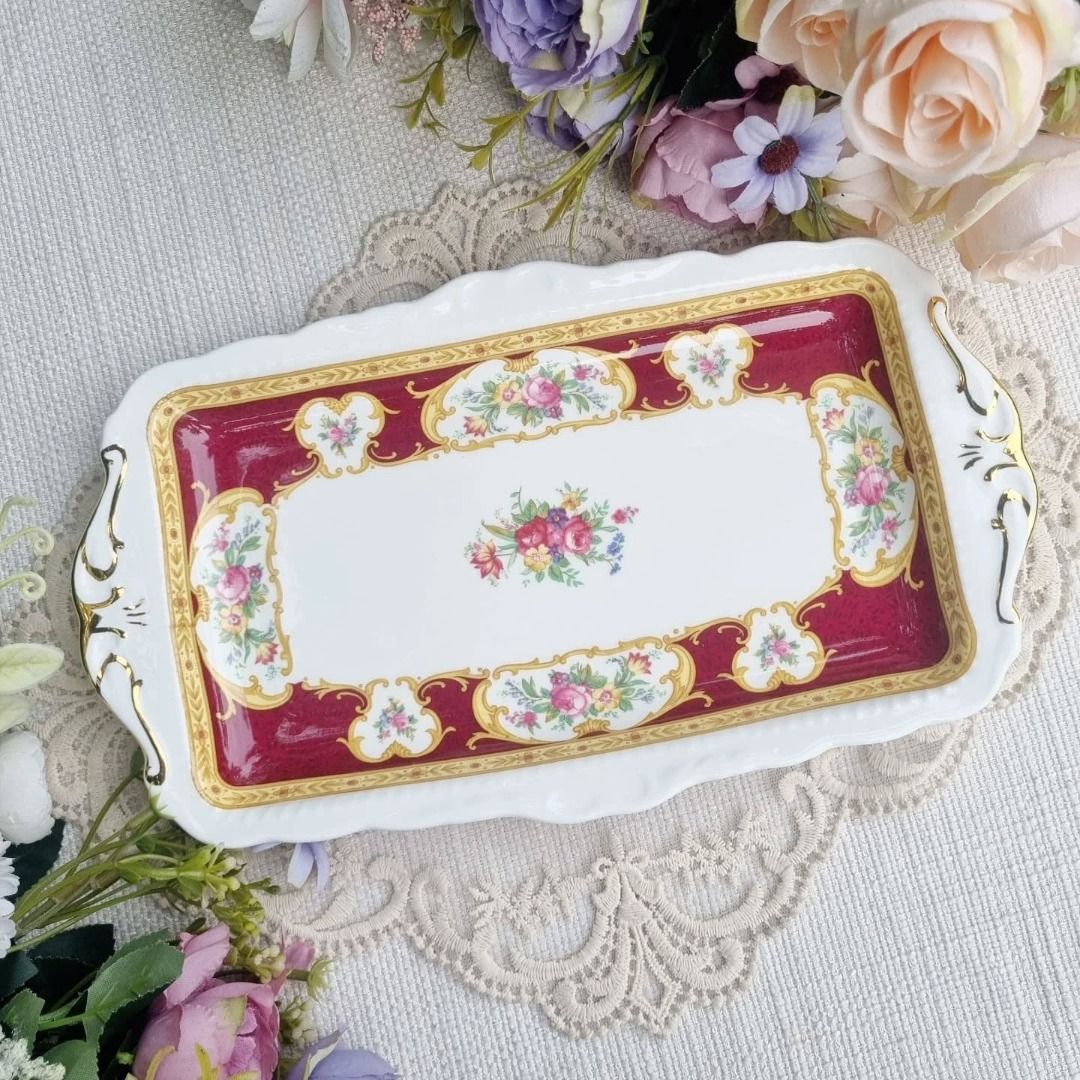 Royal Albert Hamilton Sandwich Tray (Category: Food Organization & Storage) located in Bacolod City. Submitted by poshdepot_ (Listing ID 1372326584, Image 1). Description: Royal Albert Hamilton Sandwich Tray Good condition 11.5" x 6.75" Disclaimer: Items are slightly used and vintage unless stated otherwise. Please manage your expections. Color may slightly vary due to photography lighting sources or monitor settings. #RoyalAlbertCollectors #Home