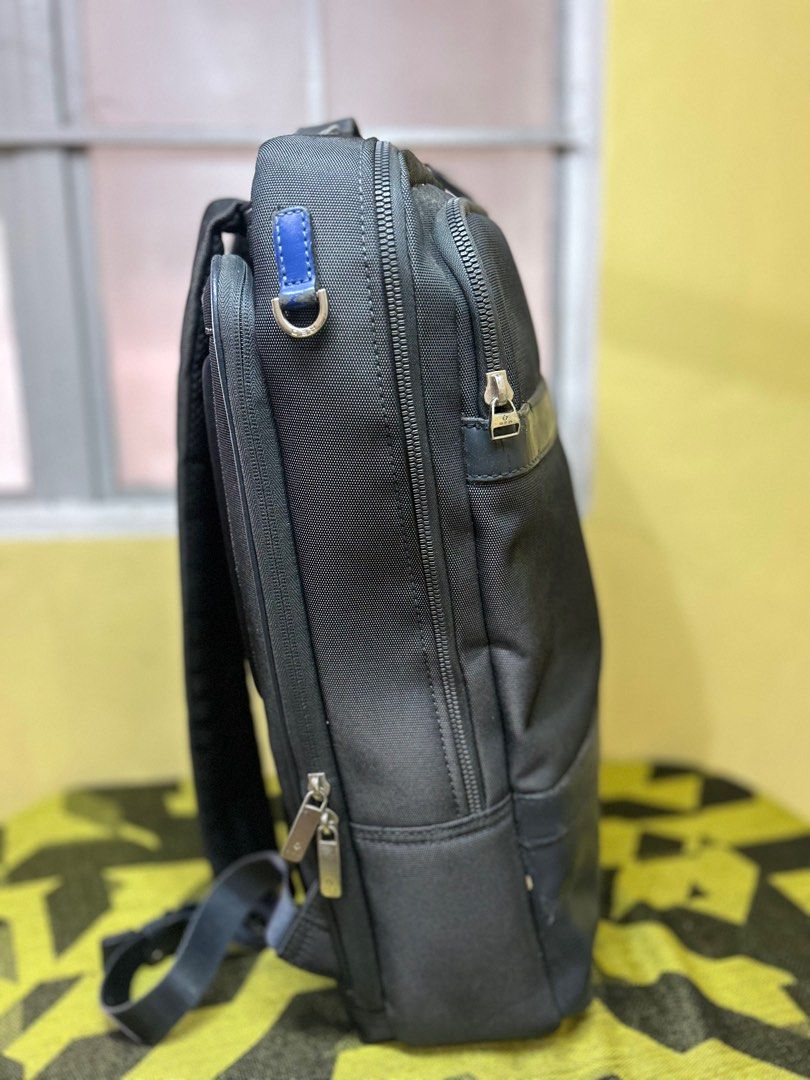 Samsonite Red Briu Backpack (Category: Backpacks) located in Dagupan City. Submitted by okayukay (Listing ID 1372427979, Image 2). Description: Samsonite Red Briu Backpack Issue: Leather Cracking Message for more info and pics.