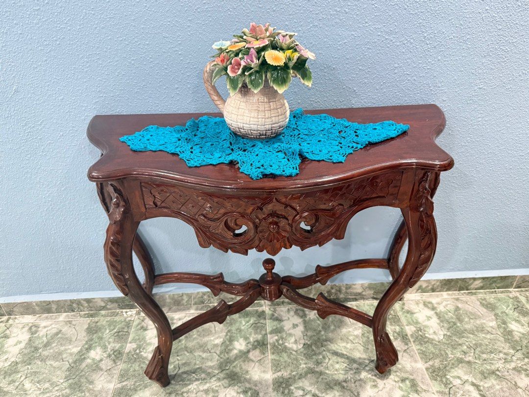 Side Table (Category: Tables & Sets) located in Singapore. Submitted by violeternity (Listing ID 1372370240, Image 2). Description: Moving house. Fast transaction only. Self pick up.
