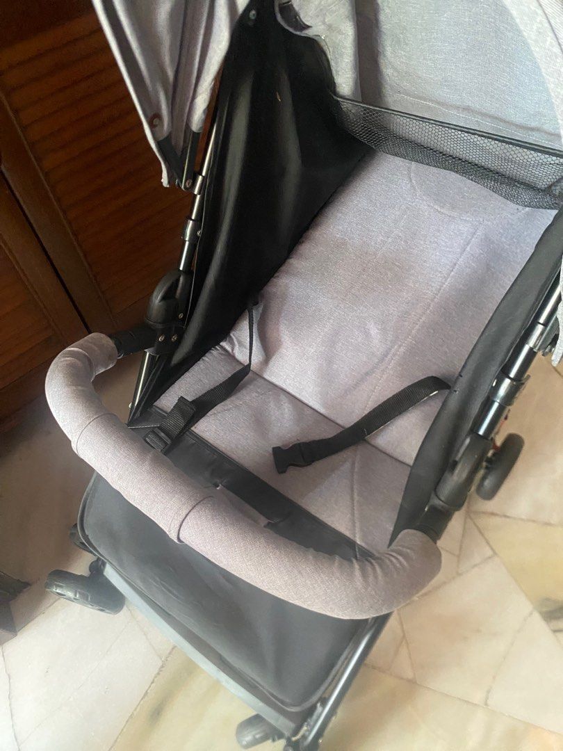 Stroller (Category: Safety Gates, Locks & Protectors) located in Kuang. Submitted by beylaghani (Listing ID 1372470108, Image 3). Description: Good in condition 9/10.