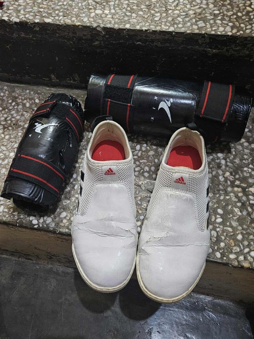 TAEKWONDO KICK SHOES & GEARS (Category: Other Sports Equipment and Supplies) located in Muntinlupa City. Submitted by philarpat (Listing ID 1372383386, Image 1). Description: TAKE ALL FOR 1,500, FIX PRICE SHOES SIZE: US 6 EUR 37 UK 4 GEARS: MEDIUM HONEST ISSUES ARE VISIBLE.