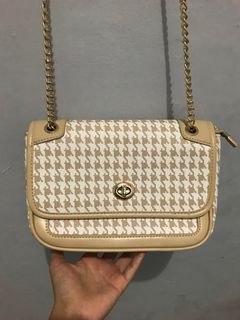 (Kategori: ) berada di . Dikirim oleh 09preloved.id (ID iklan 1372399989, Gambar 1). Deskripsi: .