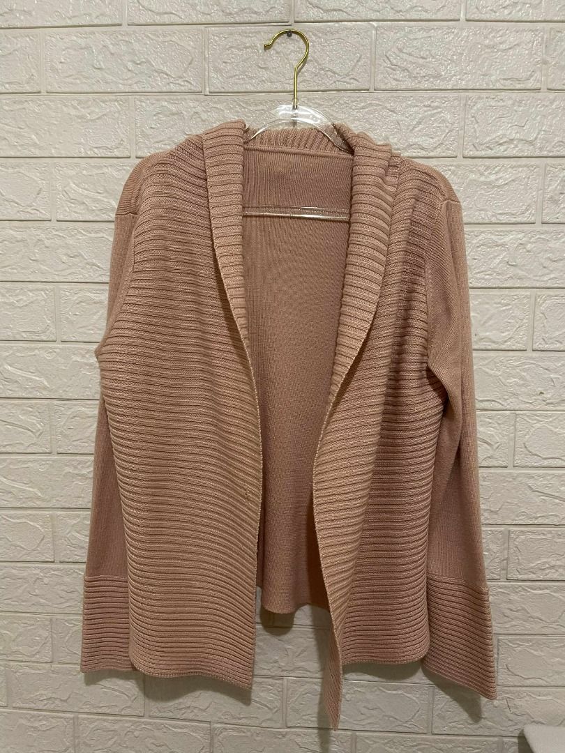 thick pink peach ribbed knitted cardigan (Category: Coats, Jackets and Outerwear) located in Manila. Submitted by linesight (Listing ID 1372368518, Image 1). Description: dm for onhand pic missing button, I can replace button for +10! What you see is what you get! Negotiable especially if taking multiple items, NO TO LOWBALLING.