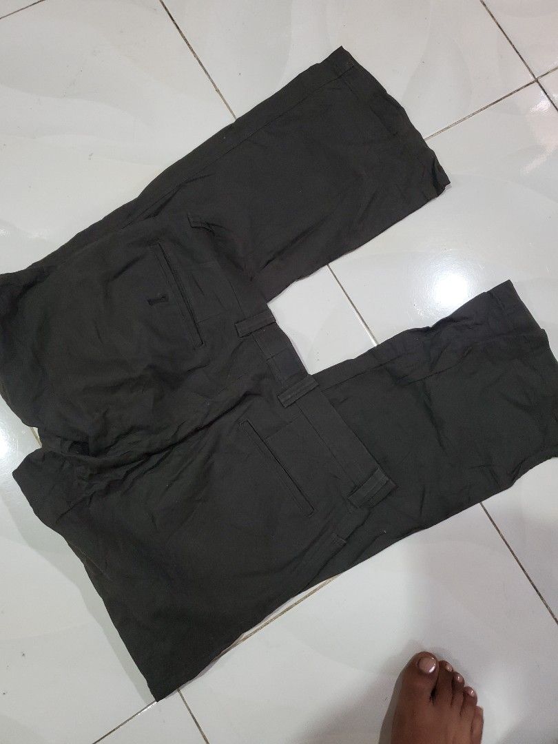 Tornado mart flared pants (Category: Trousers) located in Binalbagan. Submitted by Kristoffer_Arguelles (Listing ID 1372305395, Image 3). Description: good as new condition 9.9/10 color to be honest parang d sya nagamit med 32 waist length 38, hem 9.5 authentic.