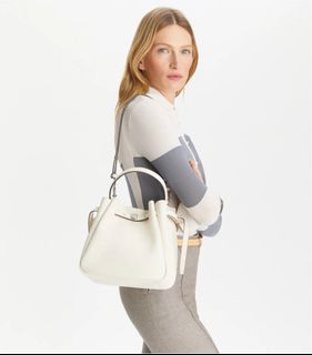 (Category: ) located in . Submitted by qbags (Listing ID 1372372365, Image 1). Description: .