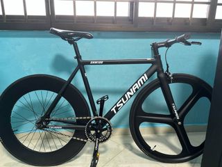 (Category: ) located in . Submitted by midbotak (Listing ID 1372332593, Image 1). Description: .
