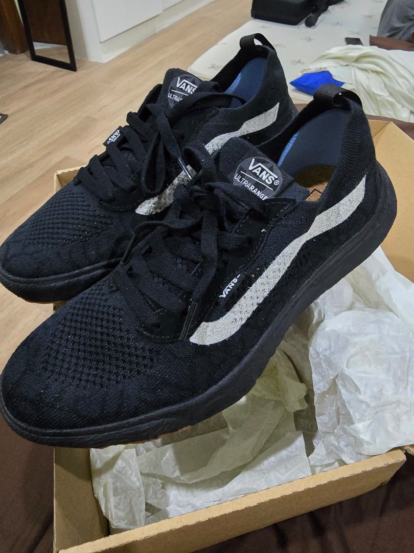 Vans Ultrarange Vr3 Pirate Black (Category: Casual Shoes) located in Valenzuela. Submitted by wolowizardo09 (Listing ID 1372431322, Image 3). Description: Vans Ultrarange Vr3 Pirate Black Size: 9US M Brandnew 4,000.00 complete with box no issue.