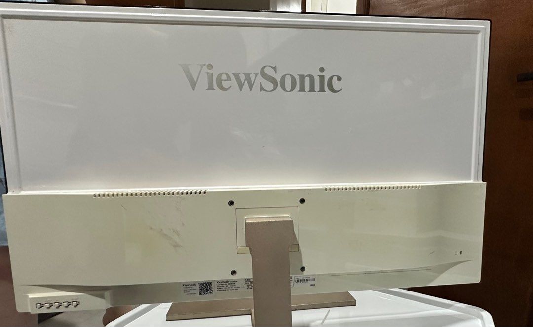 Viewsonic Computer Monitor (Category: Desktops) located in Manila. Submitted by luckydealshub (Listing ID 1372372652, Image 2). Description: .