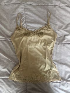 (Category: ) located in . Submitted by shopaholic4lyfe (Listing ID 1372372311, Image 1). Description: .