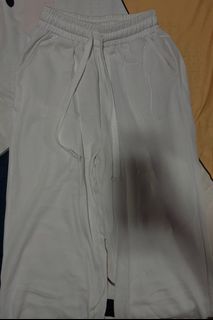 (Category: ) located in . Submitted by hahsjsjdhdh (Listing ID 1372458018, Image 1). Description: .