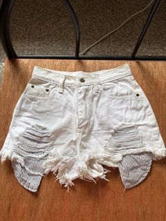 (Category: ) located in . Submitted by shopherela (Listing ID 1372339603, Image 1). Description: .