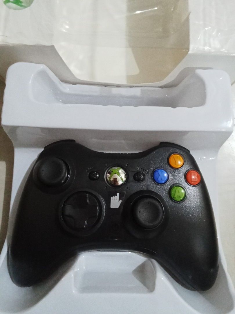 XBOX 36O WIRELESS CONTROLLER (Category: Controllers) located in Quezon City. Submitted by hajjasittienor (Listing ID 1372288361, Image 2). Description: BRAND NEW XBOX 36O WIRELESS CONTROLLER ORIG. ...PWEDE GCASH ...PWEDE PICK UP AVIDA TOWER NEW MANILA COL BONNY SERRANO AVENUE QUEZON CITY.