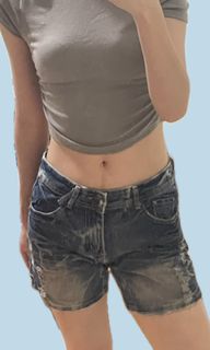 由 a09630028621714 (刊登 ID 1372454945，圖片 1) 提交，位於 的 (類別：)，說明：。