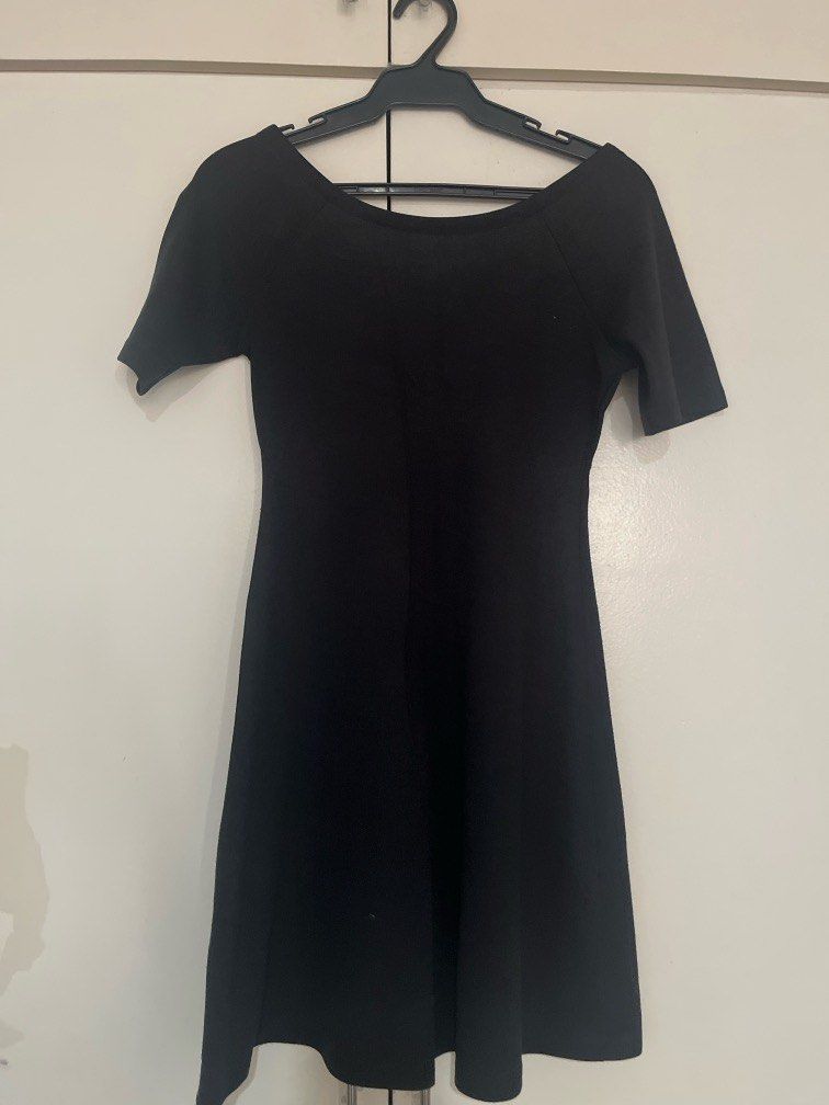 Zara Black Dress (Category: Dresses) located in Paranaque City. Submitted by msgvill (Listing ID 1372302198, Image 1). Description: My fave dress bec its so classy RFS: Have outgrown the size.