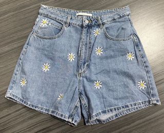 (Category: ) located in . Submitted by cams_ (Listing ID 1372330029, Image 1). Description: .
