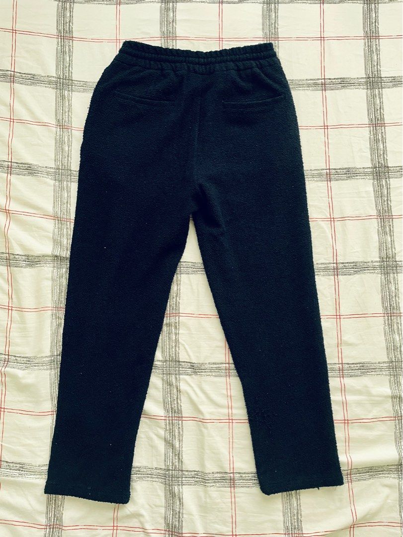 Zara navy blue textured jogger trouser (Category: Joggers) located in Makati City. Submitted by crisbeooo (Listing ID 1372325356, Image 2). Description: Authentic Zara Size S slim fit, fits 29-31, with elastic waist band No issues.