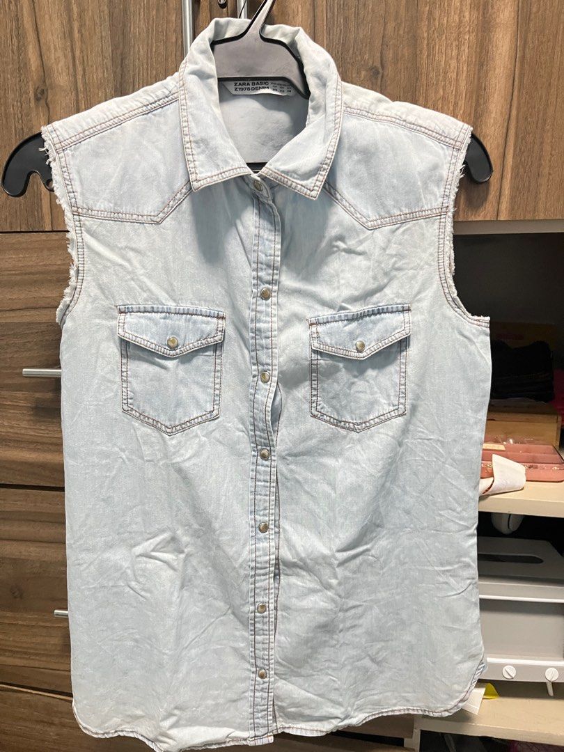 [ZARA] Sleeveless Denim Vest (Category: Sleeveless) located in Paranaque City. Submitted by calicoe (Listing ID 1372386898, Image 1). Description: 𓂃⋆.⟢ ♱ ⟢ .⋆𓂃 ♯┆ fs : sleeveless denim vest from zara basic ˶ᵔ ᵕ ᵔ˶ ! 📓 can fit S, no ww, preloved | dm for dimensions condition : 10/10 flaws : none — loc : moonwalk, parañaque city — mop : gcash only — mod : lalamove / jnt / lbc ⛓️‍💥⟢ shipping dates are every tues & fri-sun, but seller’s availabil