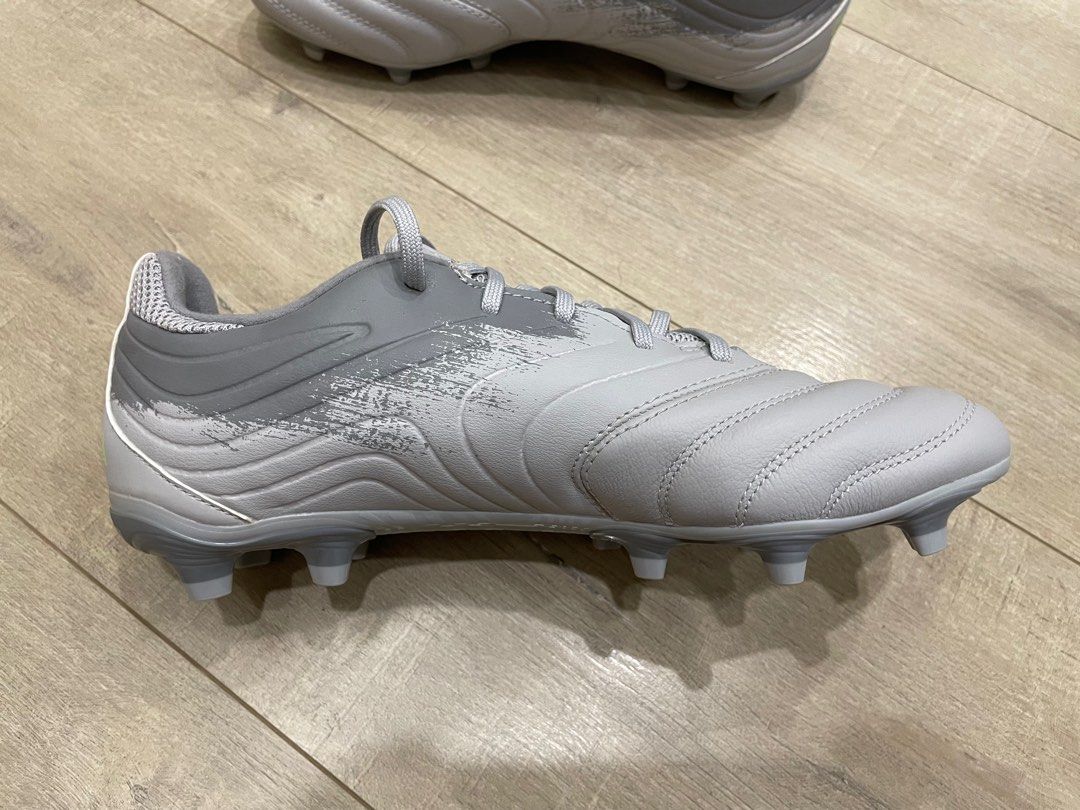 Adidas 波砵 （分類：波鞋）位於 Hong Kong。 由 rogercheng47111 提交（商品編號 1374088749，圖片 4）。簡介： 全新Adidas 波砵一對，未剪牌，日本outlet 買，冇盒。