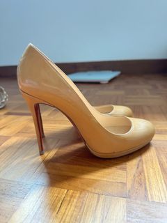 (Category: ) located in . Submitted by waytoomanydresses (Listing ID 1373962755, Image 1). Description: .