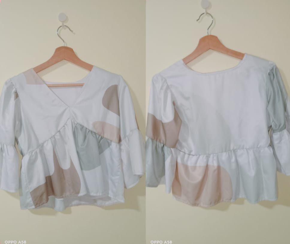 Blouses (scroll for more) (Category: Blouses) located in Singapore. Submitted by pixiejamie (Listing ID 1373986708, Image 2). Description: $12 each clearance sales!! Dm me for the brand and more pic .