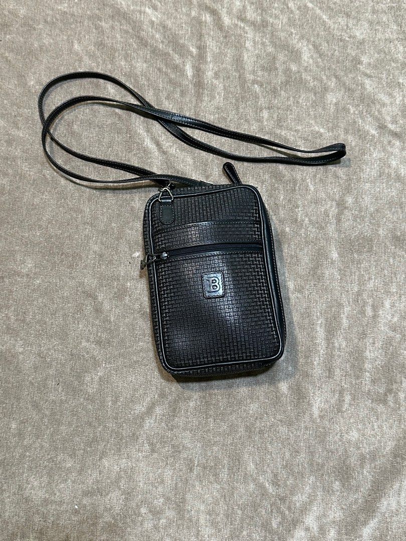 Bally Crossbody Bag (Category: Luxury Bags & Wallets) located in Bacolod City. Submitted by dannnsoy (Listing ID 1374003078, Image 1). Description: Bally Crossbody Bag “Vintage” •In very good condition •Issue: Minimal signs of usage •Price: 3299 only.