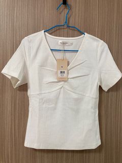 (Category: ) located in . Submitted by shircloset (Listing ID 1374019391, Image 1). Description: .