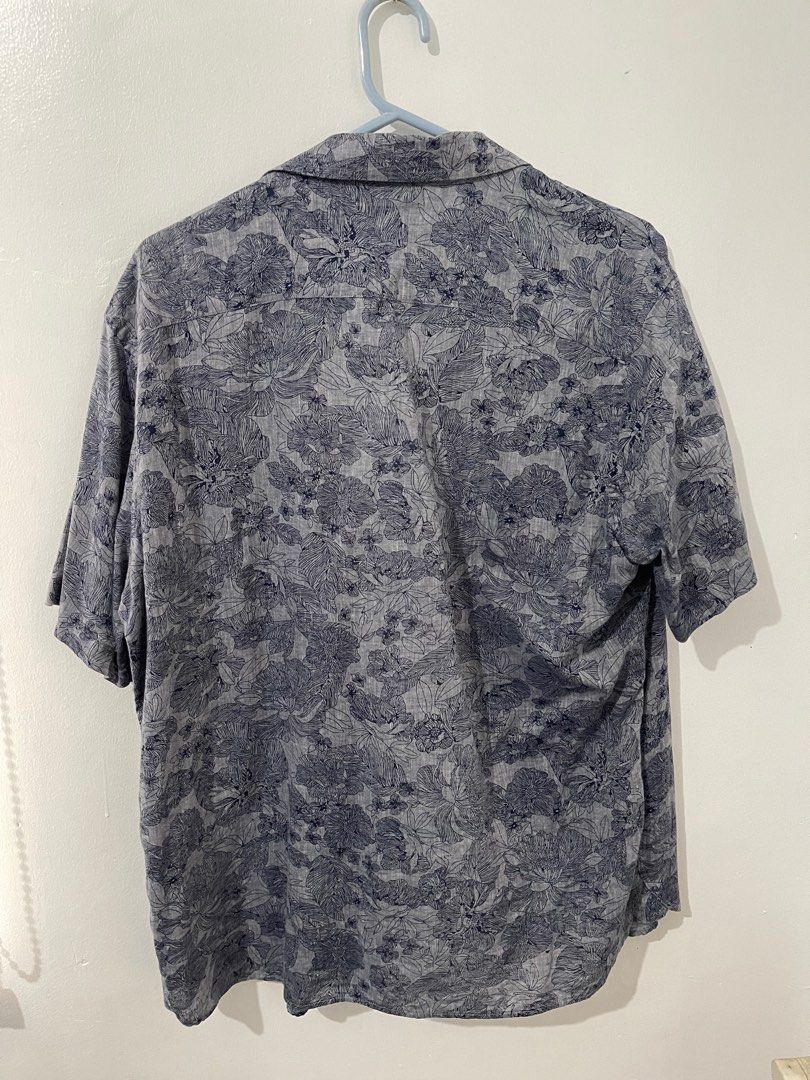 Brooks Brothers Polo Short Sleeve Open Collar (Category: Tshirts & Polo Shirts ) located in Quezon City. Submitted by shopmyclutter (Listing ID 1373996427, Image 3). Description: Brooks Brothers Polo Short Sleeve Open Collar Large size Used once Washed and stored eversince I don't like the color so I decided to sell I'm 5'7 slim fits like XL size of Uniqlo Payment via GCash/Seabank/Maya Shipping shouldered by buyer Location: Fairview, QC *crosspo