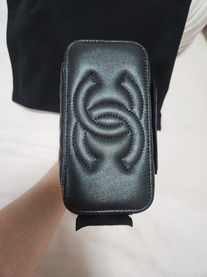 Chanel Vanity black caviar (Category: Bags & Wallets) located in Singapore. Submitted by roseate.love (Listing ID 1373959594, Image 3). Description: Chanel black caviar vanity box full set with local receipt. Bought in 2023. Meet up only.