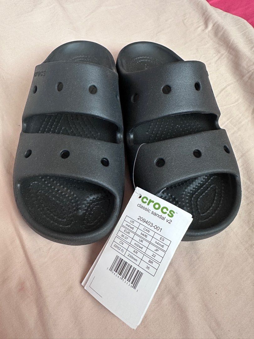 Classic Sandal V2 (Category: Sandals) located in Cagayan de Oro. Submitted by chicreboot (Listing ID 1374071313, Image 1). Description: US padala, not my size Brand new Buyer will shoulder the sf Ship via J&T or LBC.