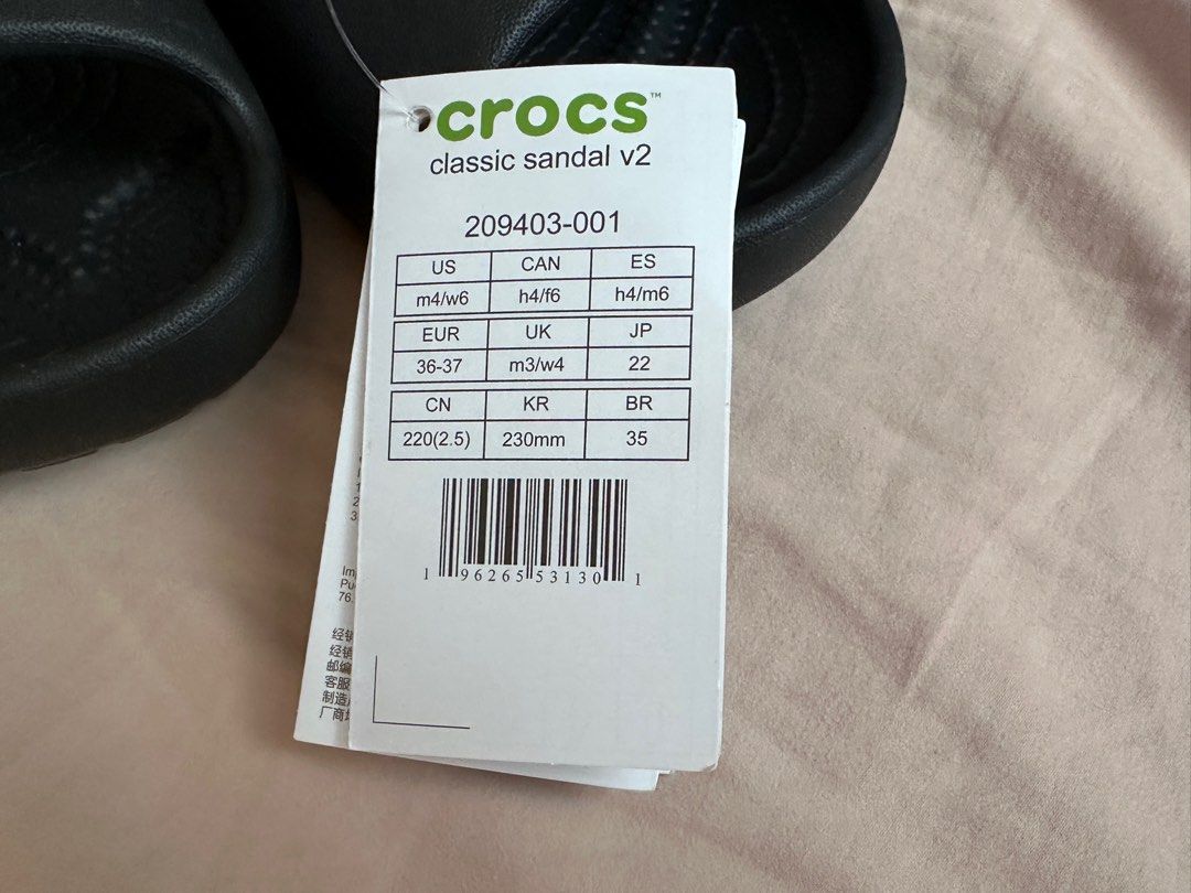 Classic Sandal V2 (Category: Sandals) located in Cagayan de Oro. Submitted by chicreboot (Listing ID 1374071313, Image 3). Description: US padala, not my size Brand new Buyer will shoulder the sf Ship via J&T or LBC.