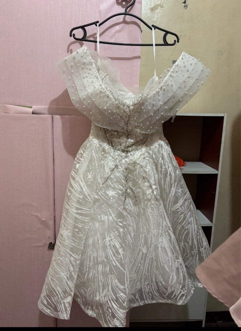 Cocktail/Sagala/Prom Gown (Category: Evening dresses & gowns) located in Binan City. Submitted by anya.miaw (Listing ID 1373969483, Image 1). Description: Rent: 1k.