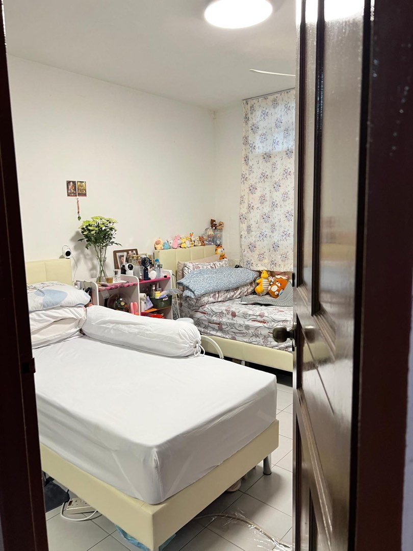 (Category: ) located in . Submitted by serangoon239 (Listing ID 1374068958, Image 1). Description: .