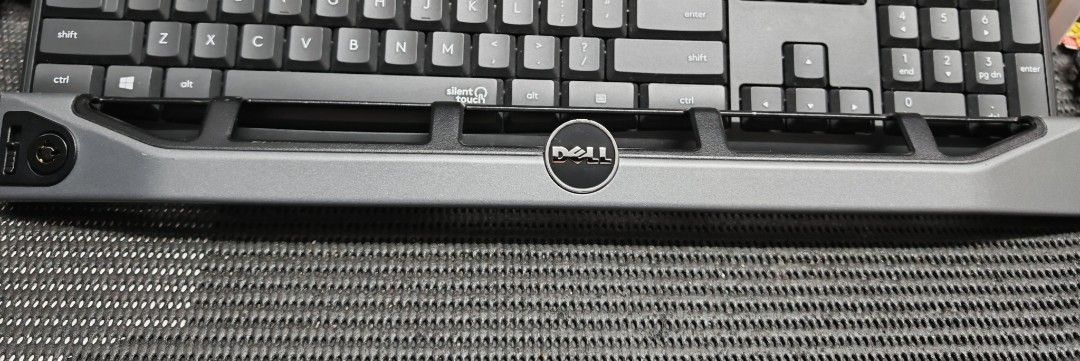 Dell Poweredge Front Bezel 1U, Computers & Tech, Parts & Accessories ...