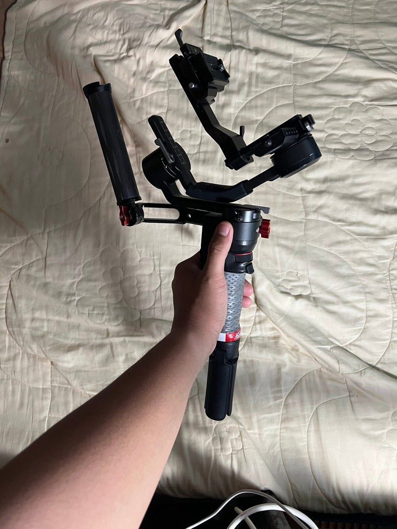 DJI RS3 Mini (Category: Gimbals & Stabilizers ) located in Pasay City. Submitted by clrdelight17 (Listing ID 1374080551, Image 1). Description: .