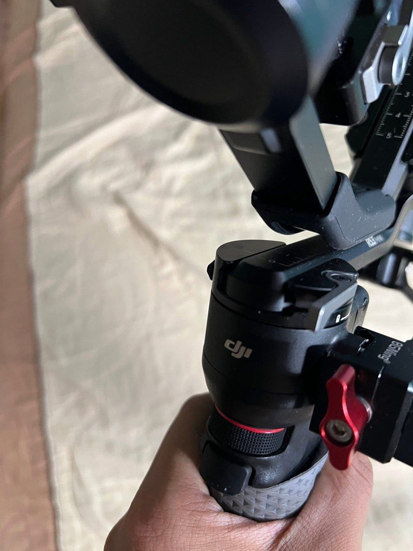 DJI RS3 Mini (Category: Gimbals & Stabilizers ) located in Pasay City. Submitted by clrdelight17 (Listing ID 1374080551, Image 3). Description: .