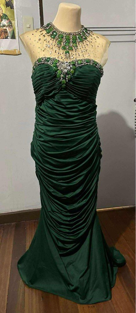 Emerald Beaded Gown (Category: Evening dresses & gowns) located in Quezon City. Submitted by forthriftersph (Listing ID 1374024633, Image 2). Description: Emerald Green Long Gown with Pleated Body UK 14 Made in Abudhabi UAE .
