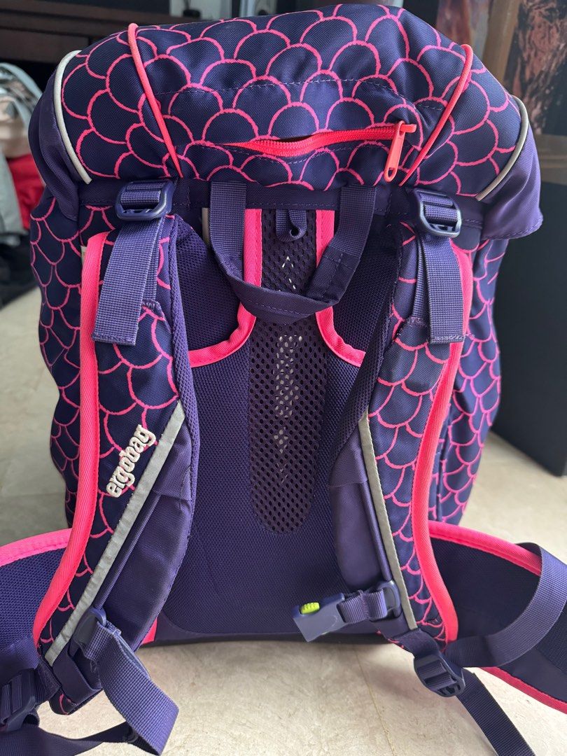 Ergobag (Category: Babies & Kids Fashion) located in Singapore. Submitted by daria_c (Listing ID 1374028391, Image 3). Description: In good condition, no any tear.