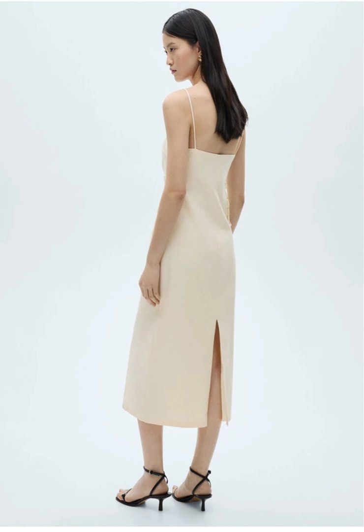 [FOR RENT] Mango Openwork Floral Midi-Dress (Category: Dresses) located in Mandaluyong City. Submitted by toby.yumi (Listing ID 1373996462, Image 2). Description: Kindly read the terms and details below: 🔸FOR RENT ONLY🔸 Will be available for rent starting on July 15, 2025 as I am currently in the province 📌 P900 rental fee (fixed price, no haggling) 📌 Security deposit 📌 Maximum of 4 days 📌 Size: XS on tag (please refer to Mango sizing) 🔖Re