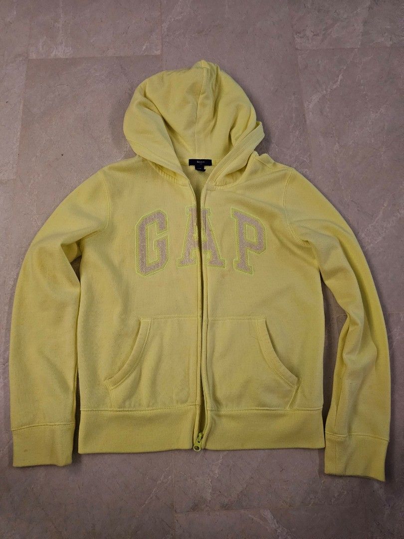 Gap Jacket (Category: Coats, Jackets and Outerwear) located in Singapore. Submitted by venbear (Listing ID 1374035694, Image 1). Description: Gap Jacket, for kids 13 Yrs old,price is negotiable.