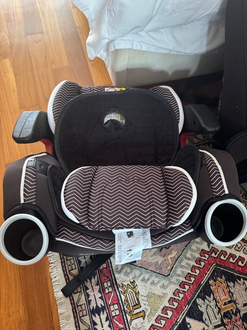 Graco 4Ever DLX (Category: Car Seats) located in Singapore. Submitted by rea191119 (Listing ID 1373963852, Image 3). Description: Very clean!!! Car seat - 10 positions including front/rear facing & backless booster Priced to sell fast - $40 or best offer Product Specifications: Dimensions: 21.5 in (W) X 23.5 in (H) X 28.5 in (D) Weight: 23lbs Maximum weight: 120lbs Recommended Use: Rear-Facing Harness: 4-40 lb, head must be at least 1” below hand