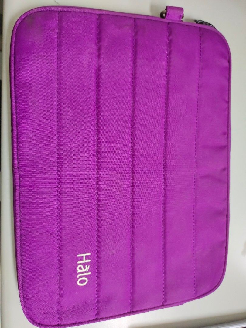 Halo sleeves (Category: Laptop Bags & Sleeves) located in Valenzuela. Submitted by annday (Listing ID 1373999270, Image 2). Description: size 12 sleeve.. can fit a tablet or small laptop.