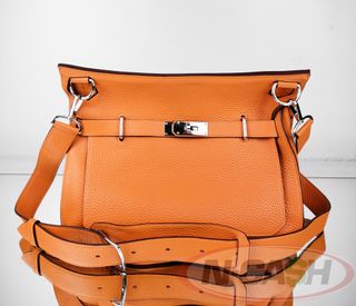 (Category: ) located in . Submitted by luxury_by_ncash_2 (Listing ID 1373982083, Image 1). Description: .