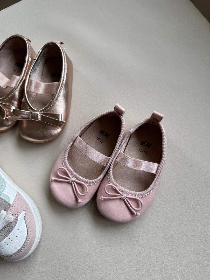 H&M Shoes (18-19) (Category: Babies & Kids Fashion) located in Rizal. Submitted by jpspaceph (Listing ID 1373977884, Image 3). Description: 1300 (Take All) Size 18-19 (6-12m) 🌟 SRP: 899+ each 🌟 RFS: outgrown 🌟 Condition: Like new barely used esp the doll shoes 🌟 MOP: GCASH 🌟 NO MEET-UPS 🌟 Same-day delivery via Grab/Lalamove (buyer’s expense) .