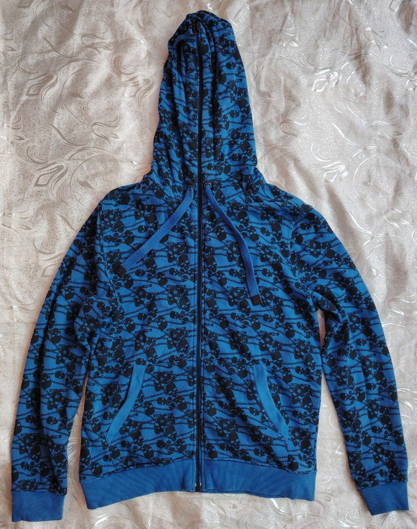 Hoodie jacket (Category: Coats, Jackets and Outerwear) located in Naga. Submitted by cristal2022 (Listing ID 1373967211, Image 1). Description: 18by26 10/10 condition 500+sf Courier:flash express 📌Location:Naga City, Camarines Sur Bicol SHIPPING nationwide payment first +sf.