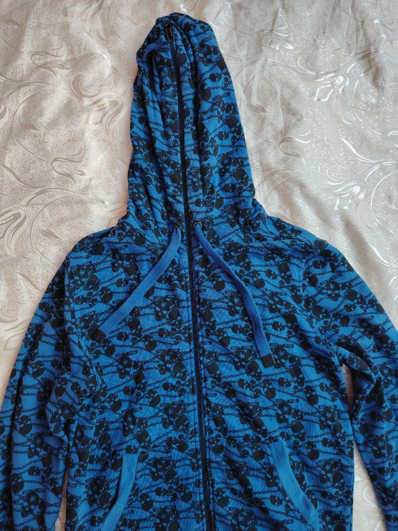 Hoodie jacket (Category: Coats, Jackets and Outerwear) located in Naga. Submitted by cristal2022 (Listing ID 1373967211, Image 2). Description: 18by26 10/10 condition 500+sf Courier:flash express 📌Location:Naga City, Camarines Sur Bicol SHIPPING nationwide payment first +sf.