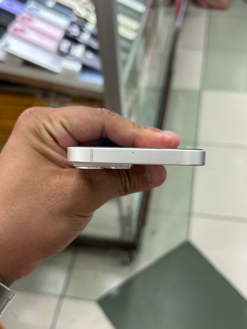 IPHONE 14 128GB OPENLINE (Category: iPhone 14 Series) located in San Juan City. Submitted by dokiee2001 (Listing ID 1374027400, Image 3). Description: Read First❤️🥰 RFS: Buy And Sell OPEN FOR SWAP/SELLING: iPhone 14 128GB Openline Any Sim 99%SMOOTH 99%MAKINIS No hidden issue All Working Good As New Never Been Repaired Can Reset Anytime Test to sawa / Unli test Not Refurbished Authentic Phone CHECKING: ✅FREE 3 UTOOLS ✅FREE APPLE WEBSITE 🛵 : Cash
