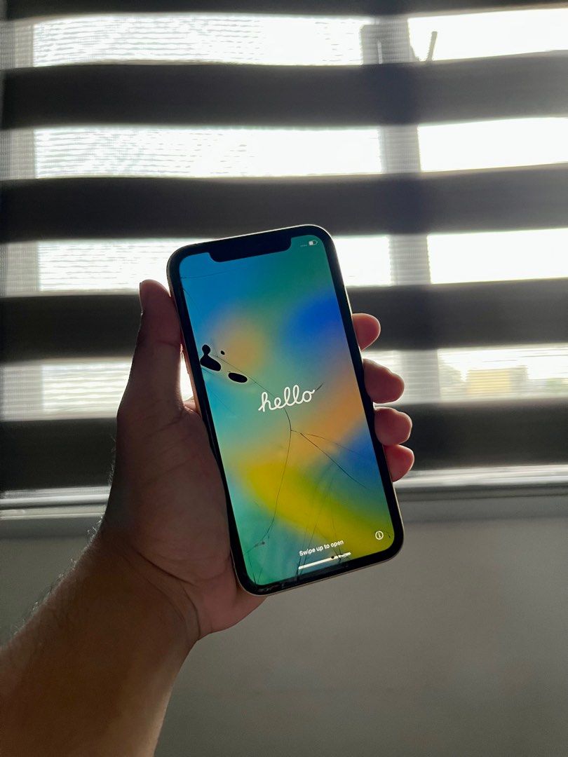 iPhone XR (Category: iPhone X Series) located in Santa Rosa. Submitted by curtxander18941 (Listing ID 1374045609, Image 1). Description: For Sale only❗️ iPhone XR Yellow 64gb 79% Battery Health Comes with box and some extra case Bought from Japan, compatible with Philippine sims Issue: LCD damage, but all in good working condition Can do meetups around Santa Rosa Laguna area or Taft Manila RFS: Spare phone .