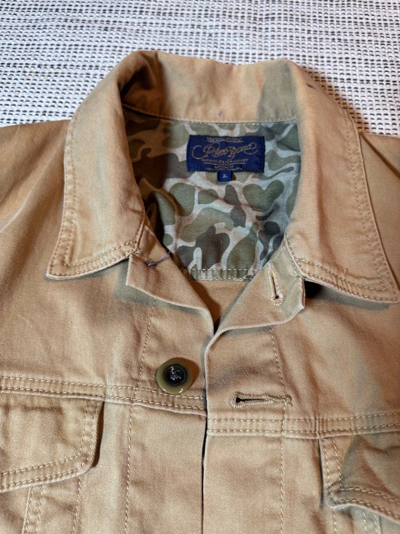 Jacket (Category: Coats, Jackets and Outerwear) located in Valenzuela. Submitted by jemmss (Listing ID 1374103715, Image 3). Description: .